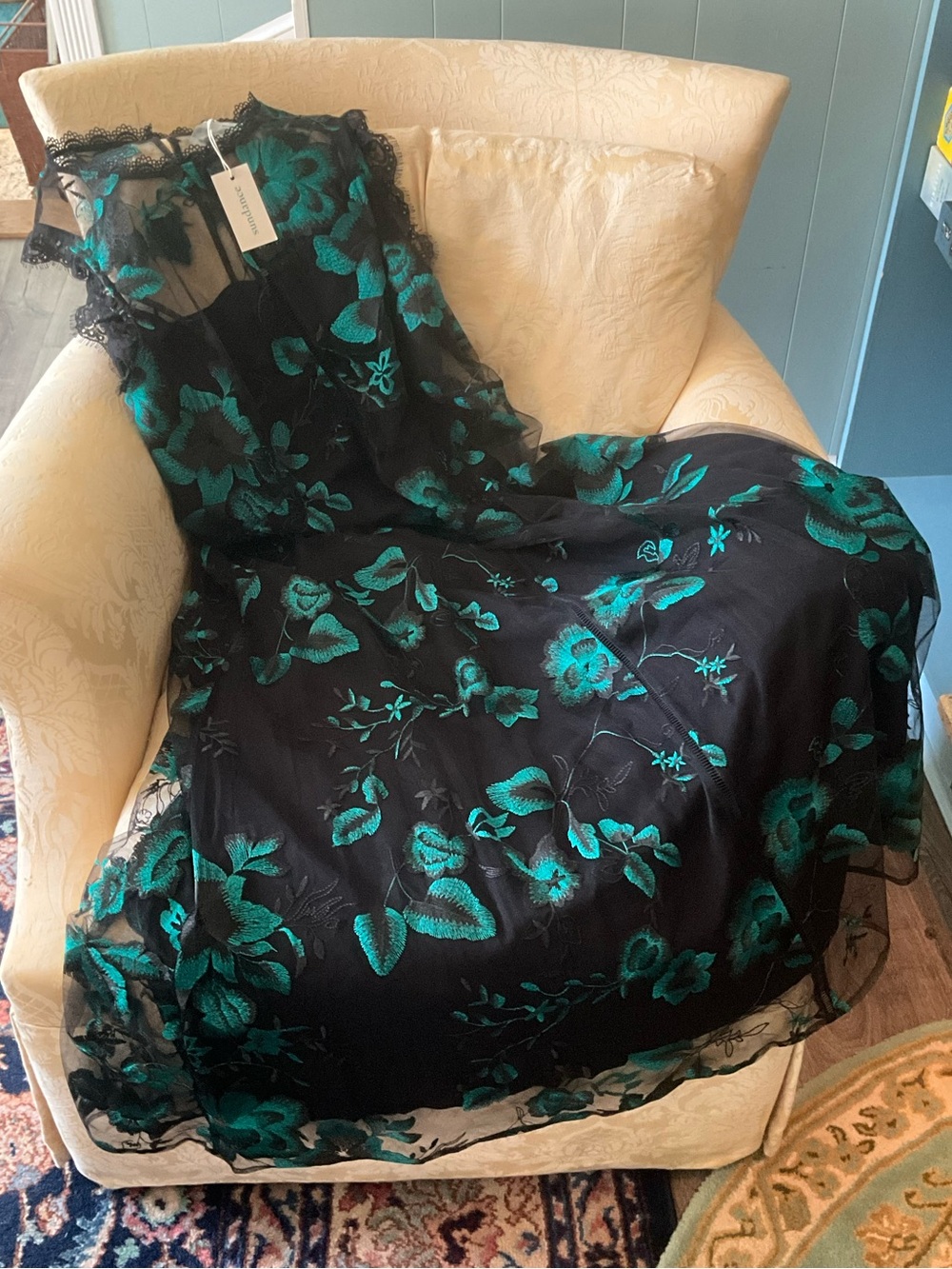 Gorgeous Floral Lace Black & Green Midi Dress